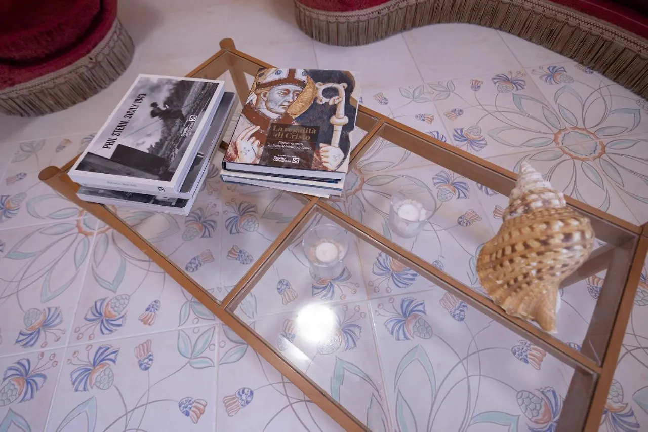 Nana Rooms Tonnara di Bonagia 0*,  Italia